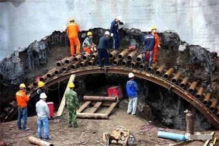 呼和浩特隧道钢花管支护案例